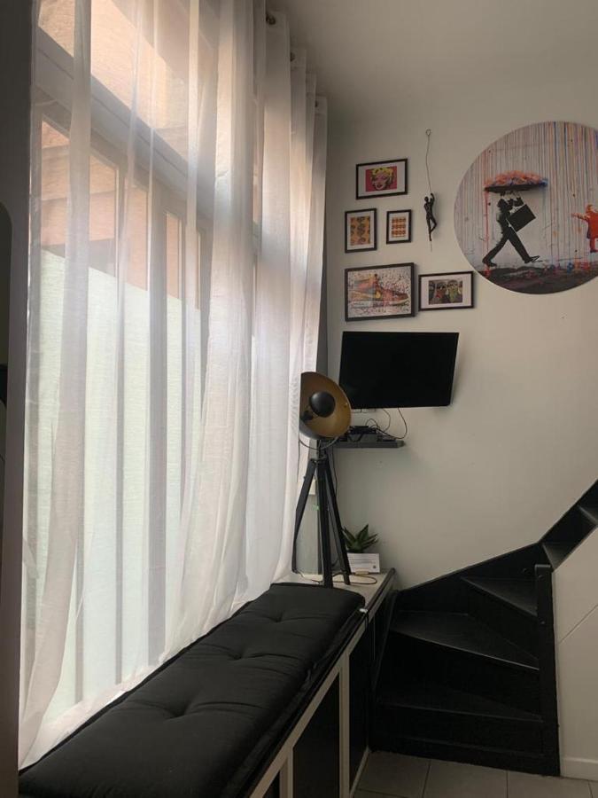 Appartement Spacious Bright Split Level Flat In The Fashionable Marais à Paris Extérieur photo